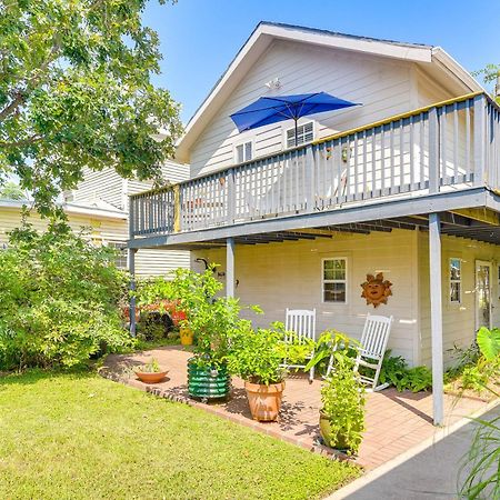 Cozy Galveston Apartment With Private Beach Pass! 외부 사진