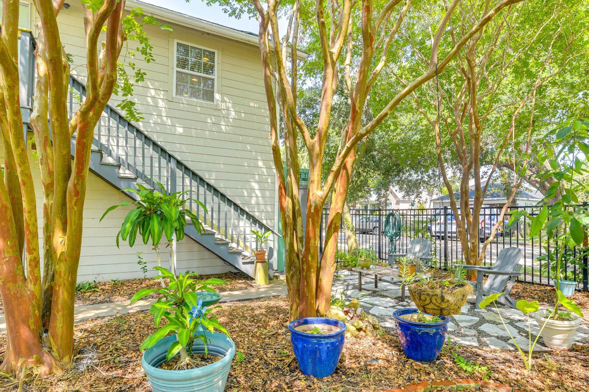 Cozy Galveston Apartment With Private Beach Pass! 외부 사진