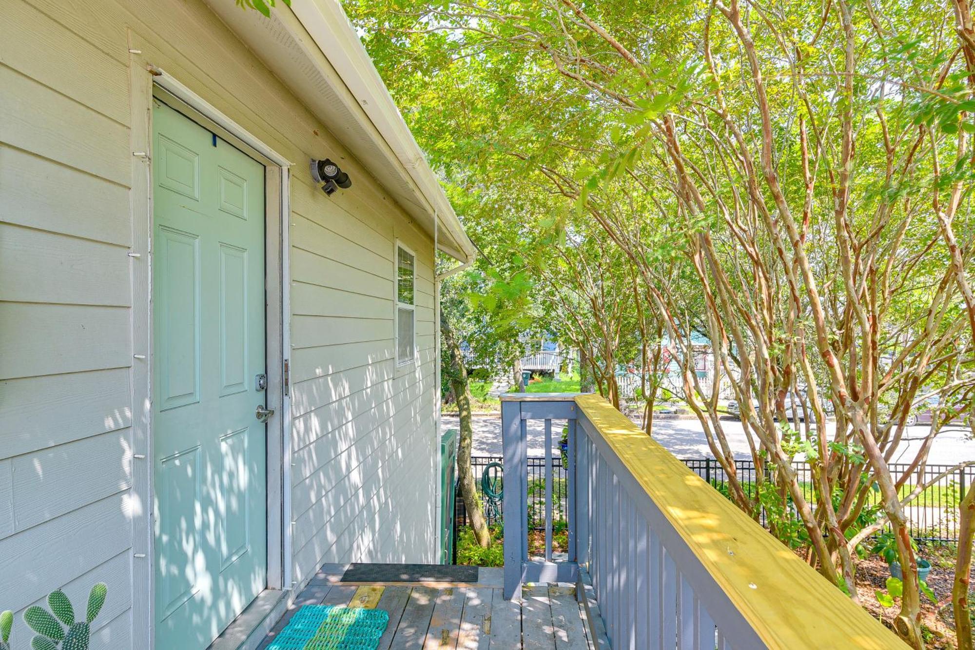 Cozy Galveston Apartment With Private Beach Pass! 외부 사진