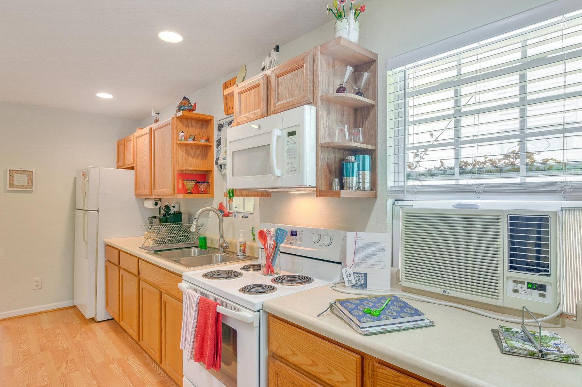 Cozy Galveston Apartment With Private Beach Pass! 외부 사진