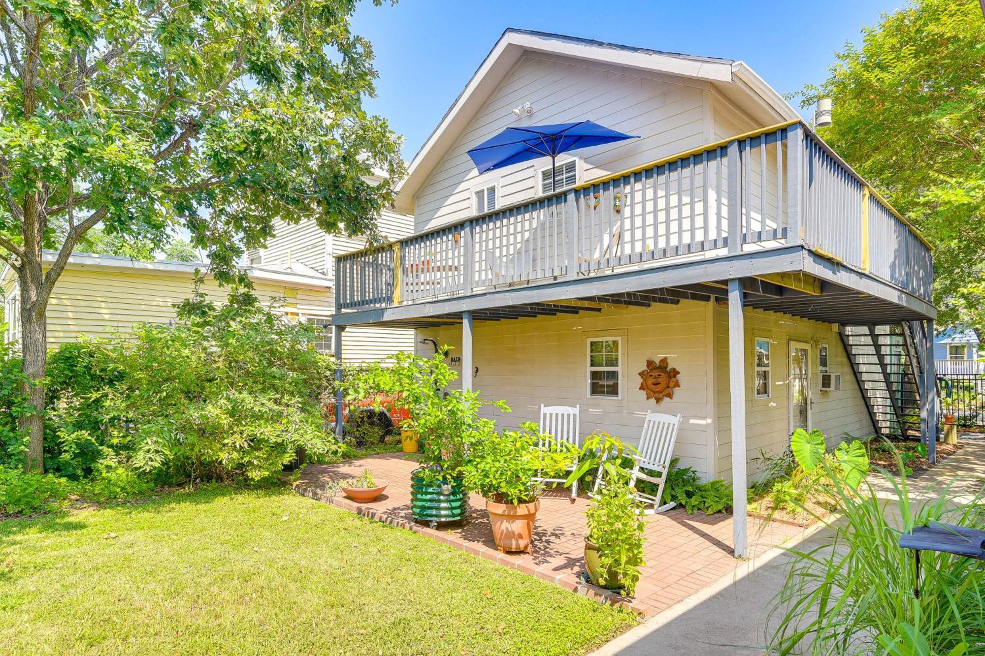 Cozy Galveston Apartment With Private Beach Pass! 외부 사진